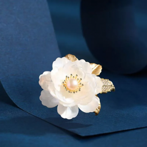 那款爆款“幸运”项链和镶钻链子在DHGate上有售（15美元起！）