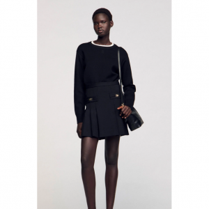 带有缝制褶裥的迷你裙