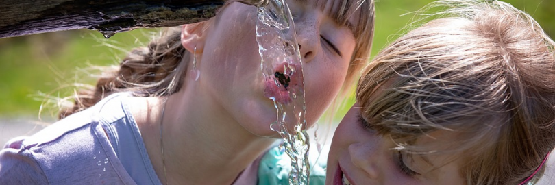 母婴专栏 - 宝宝学习喝水的注意事项