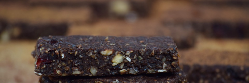 Protein Bar Battle: Quest vs. Pure vs. One vs. RXBAR?