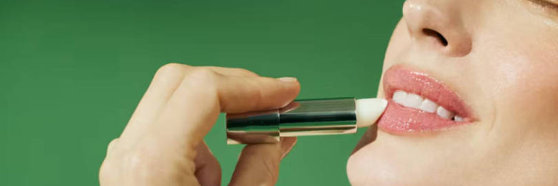 6 Best Clean Ingredient Lip Balms Without Petroleum, Beeswax or Lanolin
