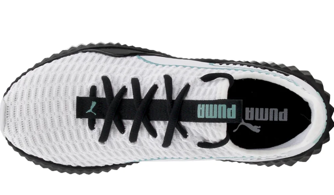 这款 Puma Defy运动款专为女性打造