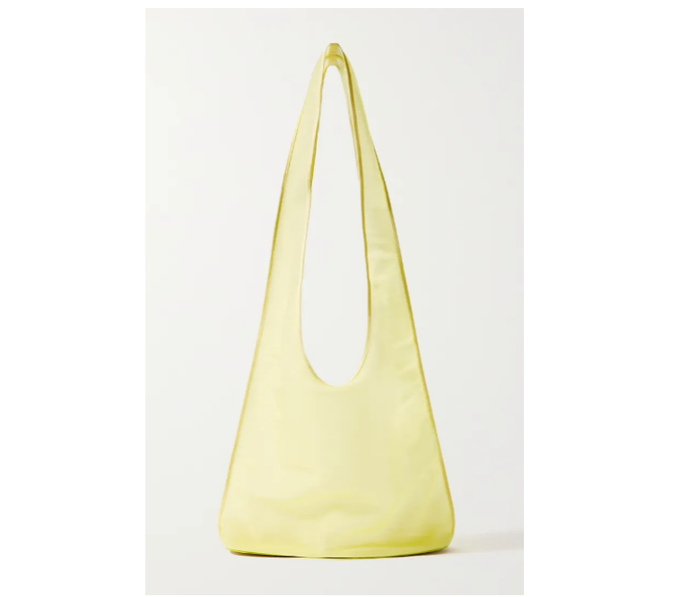 The Row这款宽松的形状悬挂在耐用的肩带上