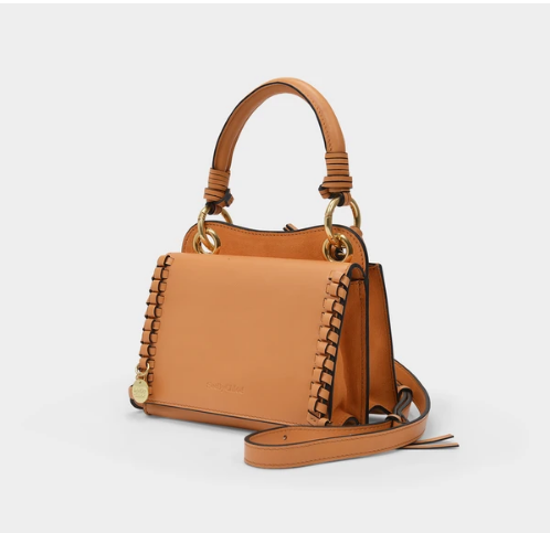 See By Chloe是充满创意、童趣、色彩的品牌 See By Chloe是充满创意、童趣、色彩的品牌