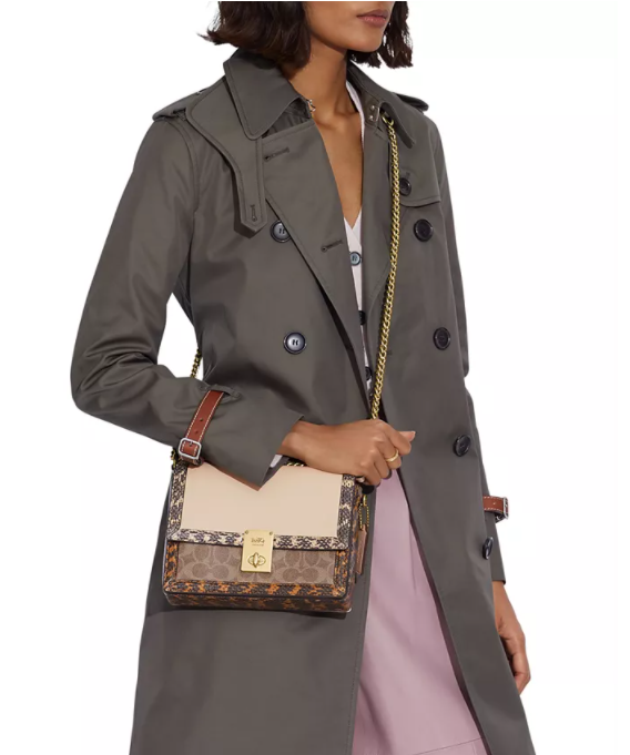 $297 (原价 $495) + 免邮Macy s官网 COACH Hutton 新配色链条小方包6折热卖 