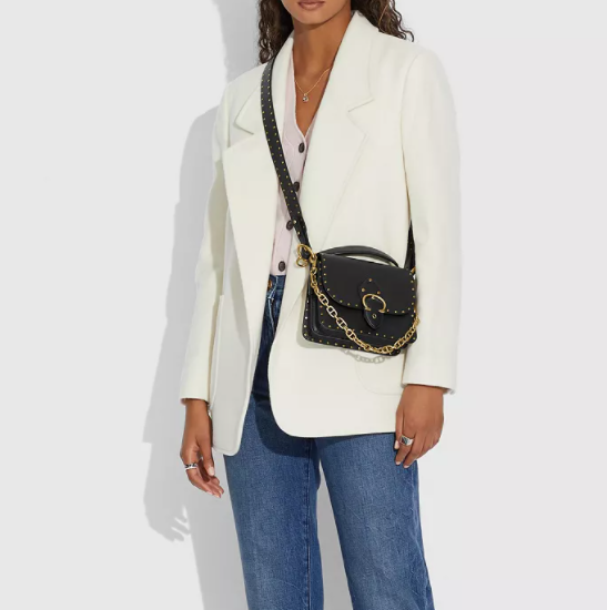 $192.93 (原价 $495) + 免邮Macy s官网 COACH Beat 铆钉链条单肩包38折特卖