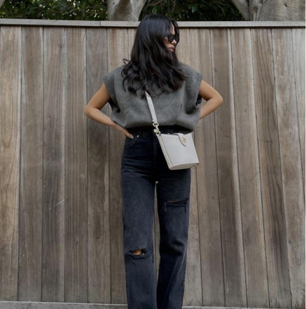 $98.40 (原价 $328) + 免邮Coach Outlet官网 Coach Addie 盒子斜挎包3折热卖  