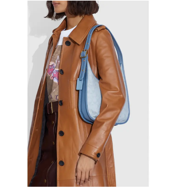 Nordstrom官网 Coach Ergo Signature Jacquard 月牙单肩包4折热卖 $158 (原价 $395) + 免邮Nordstrom官网 Coach Ergo Signature Jacquard 月牙单肩包4折热卖