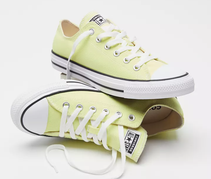 Converse 匡威 All Star 的低帮帆布鞋采用经典的低帮鞋型 Converse 匡威 All Star 的低帮帆布鞋采用经典的低帮鞋型