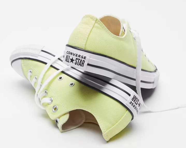 Urban Outfitters官网 Converse Color Chuck Taylor All Star 低帮帆布鞋5.5折热卖 $29.99 (原价 $55) Urban Outfitters官网 Converse Color Chuck Taylor All Star 低帮帆布鞋5.5折热卖