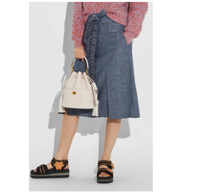 $210 (原价 $350) + 包邮Nordstrom官网 Coach Lora Whipstitch 抽绳水桶包6折特卖 两色可选