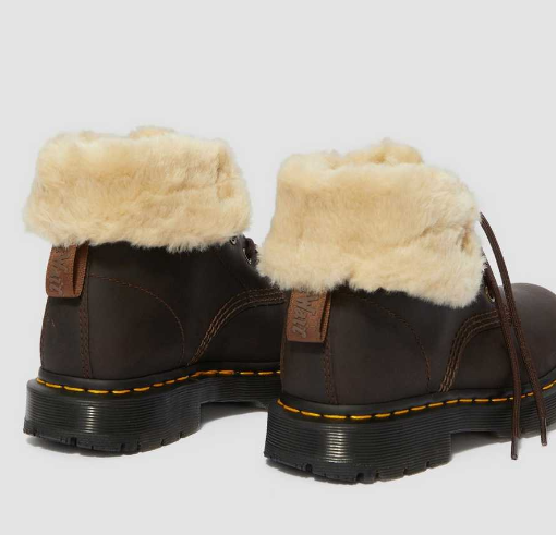 Dr. Martens1460 Kolbert加绒8孔马丁靴采用了拼色设计