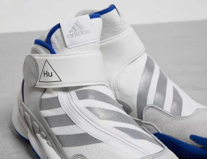 £80 (原价 £220)Footpatrol官网 adidas Originals x Pharrell Williams Crazy BYW联名款篮球鞋3.6折热卖