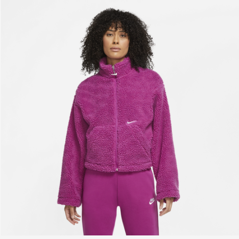 Nike这款棕色羊羔毛外套穿上好像一只小熊