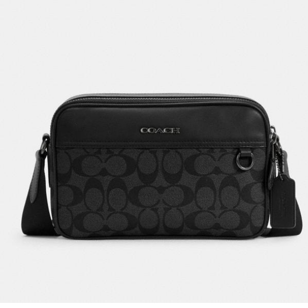 $129 (原价 $328) + 包邮Coach Outlet官网 Graham老花款相机包3.9折热卖 双色可选