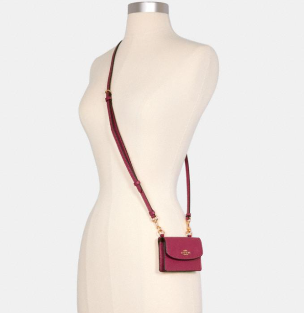 $43.52 (原价 $128) Coach Outlet官网 Coach Flap 斜挎卡包额外85折热卖 两色可选