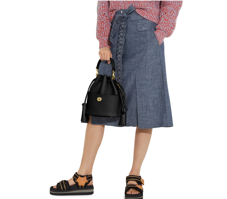 $245 (现价 $350)  + 免邮Saks Fifth Avenue官网 COACH Lora 黑色抽绳水桶包7折热卖