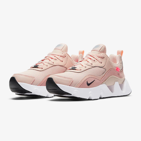 Nike RYZ 365 II 女子运动鞋为经典 90 年代运动鞋融入未来主义风范