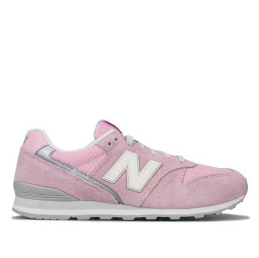 这款 New Balance 新百伦 996 女子复古运动鞋来自品牌的经典系列
