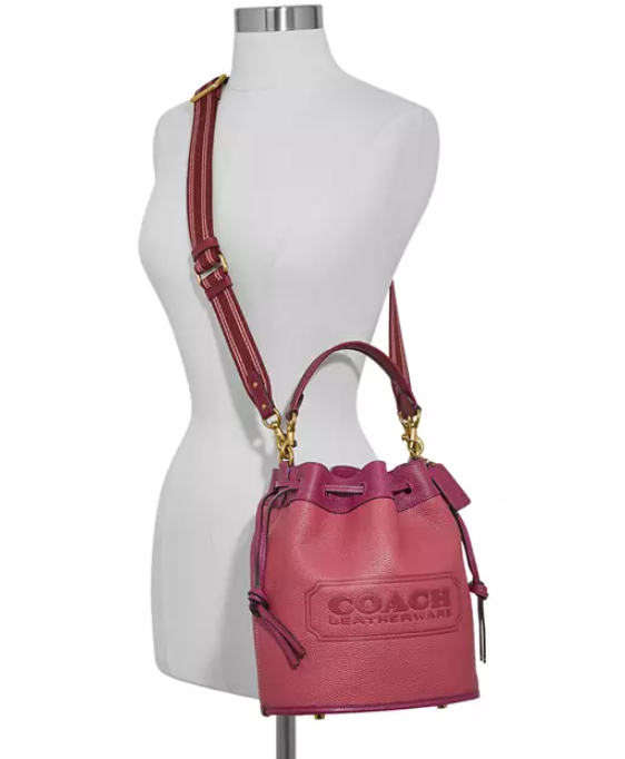 $210 (原价 $350) + 免邮Belk官网 Coach Field 水桶包6折热卖 两色可选