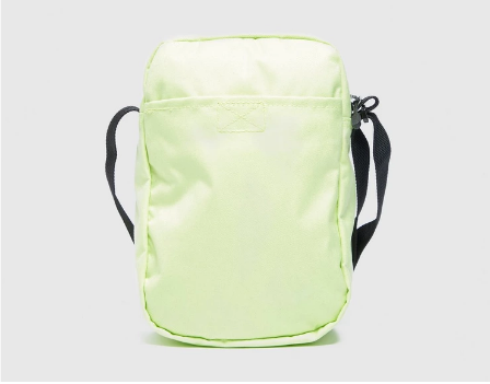 Nike Core荧光绿小挎包颜色超靓丽青春