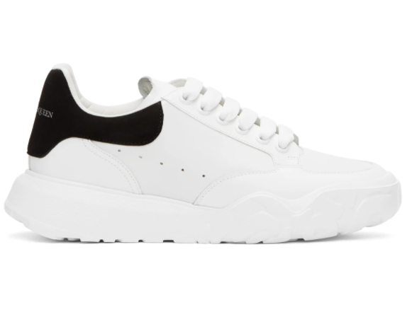 Alexander McQueen（亚历山大麦昆）是英国高级时装品牌