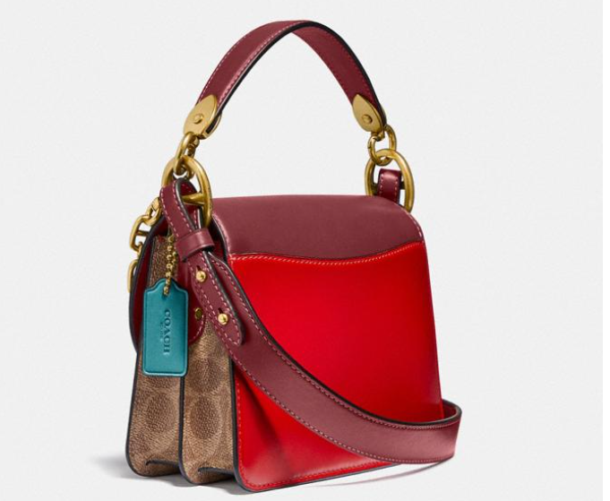 Extra 20 off Coach Beat Shoulder Bag 18 In Signature Canvas Coach UK