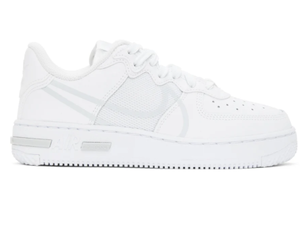 耐克商标图案是个小钩子