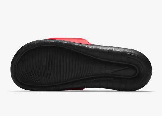 Nike Victori One Slide Mix 男子拖鞋焕新升级经典必备设计