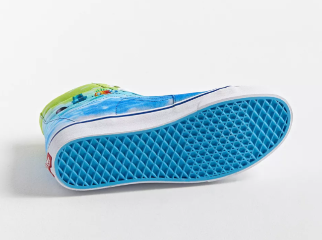Urban Outfitters官网 Vans X SpongeBob SquarePants Sk8-Hi 海绵宝宝联名款中性高帮板鞋53折热卖 $49.99 (原价 $95) Urban Outfitters官网 Vans X SpongeBob SquarePants Sk8-Hi 海绵宝宝联名款中性高帮板鞋53折热卖