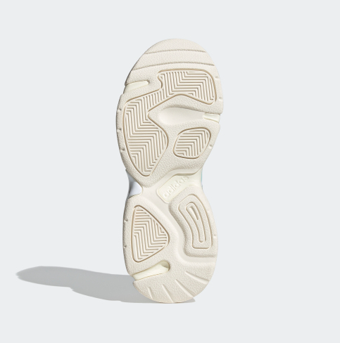 这款adidas运动鞋