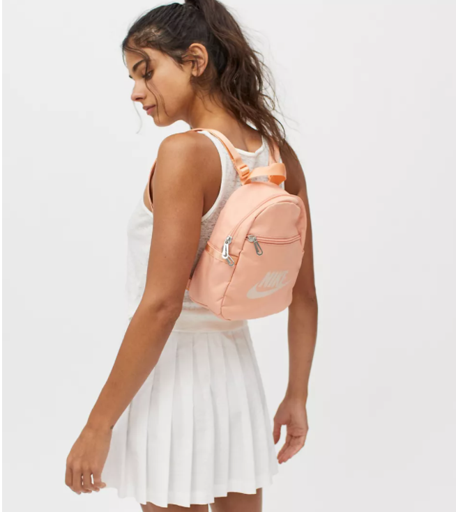$13.99 (原价 $35) Urban Outfitters官网 Nike Sportswear Futura 365 女士双肩包热卖  