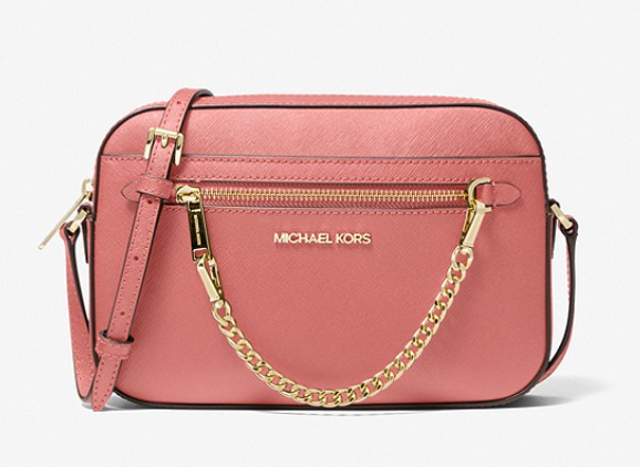 Jet Set斜挎包采用 Saffiano 皮革制成