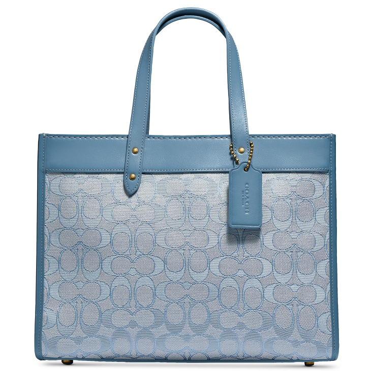 喜欢蔻驰包包的女孩们一定对品牌经典图腾Coach Signature不陌生