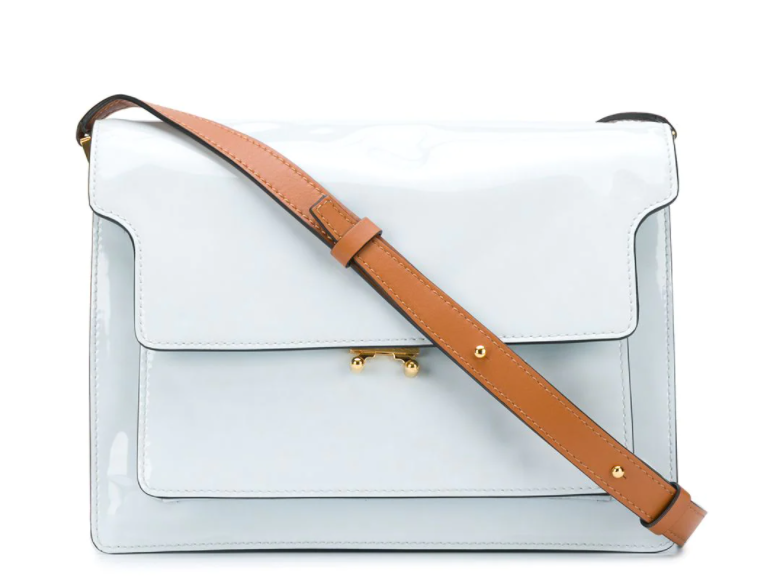 Marni的Trunk单肩包内部有足够的空间存放日常必需品