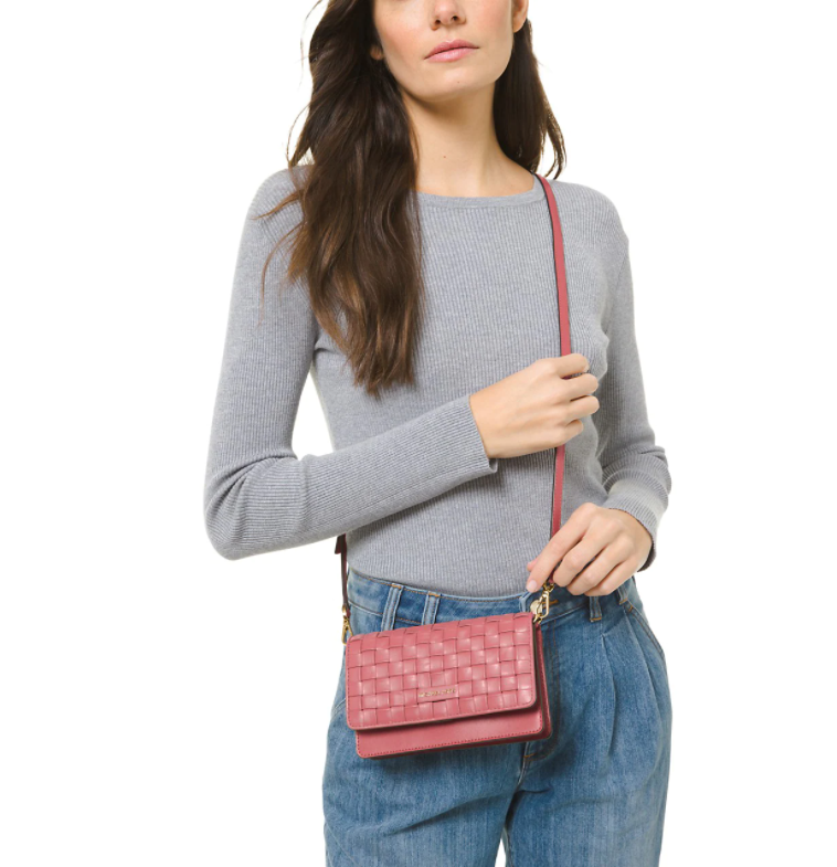 $77.25 (原价 $178) + 免邮Saks Fifth Avenue官网 MICHAEL Michael Kors Jet Set 粉色小号编织包43折热卖 