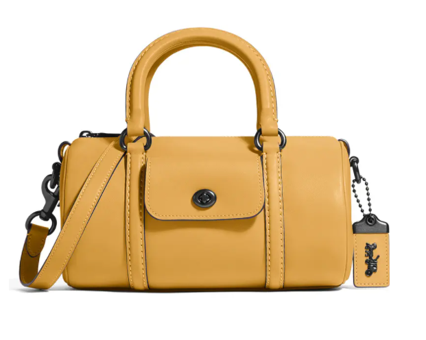 蔻驰这款包身圆柱状