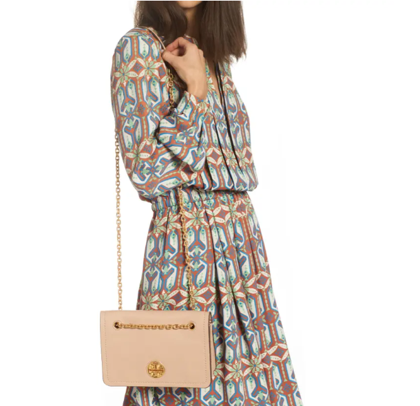 $298.80 (原价 $498) + 免邮Nordstrom官网 Tory Burch Carson 女士链条单肩包6折热卖 