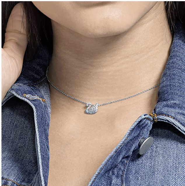 $59.25 (原价 $75) + 免邮Amazon官网 SWAROVSKI 天蓝渐变色小天鹅项链75折热卖 