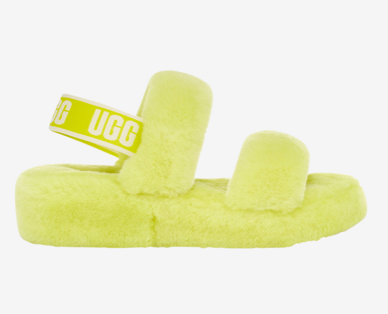 美国UGG在2018年推出「Fluff Yeah」超可爱毛绒绒拖鞋后立刻爆红