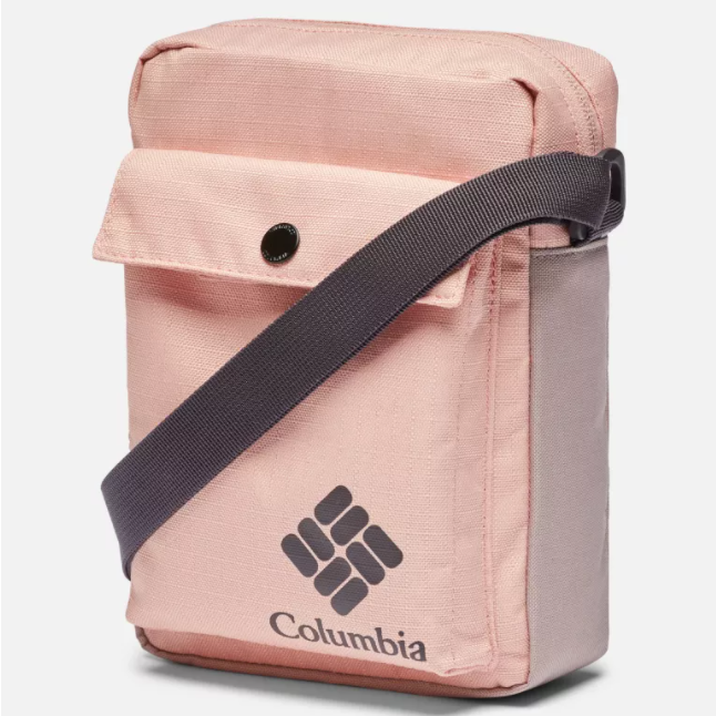 这款斜挎包配有可调节肩带和外部安全口袋