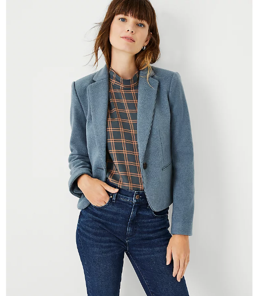 安·泰勒(Ann Taylor) 这个名字来源于创始人父亲店里最畅销的女装品牌名