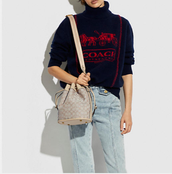 $210 (原价 $350) + 免邮Coach Field 老花水桶包6折热卖 两色可选
