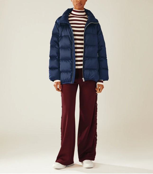 这款Tory Burch丝质羽绒服采用宽敞的超大版型——带有可调节轮廓的拉链开口侧缝——采用最优质的鸭绒制成