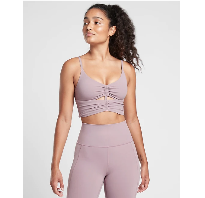 ATHLETA是来自美国GAP集团旗下的运动服饰品牌