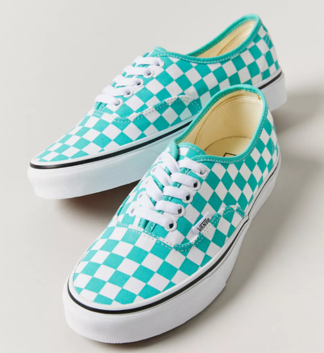 $24.99 (原价 $55) Urban Outfitters官网 Vans Authentic 棋盘格中性板鞋45折热卖 两色可选