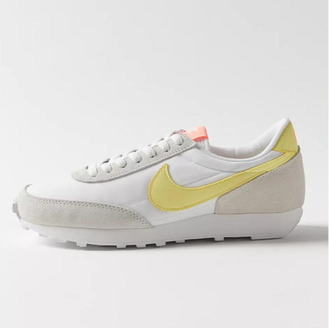 $39.99 (原价 $90) Urban Outfitters官网 Nike Daybreak Classic 女款运动鞋44折热卖 