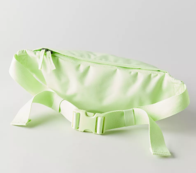 $9.99 (原价 $25) Urban Outfitters官网 Nike Sportswear Heritage 腰包4折热卖 