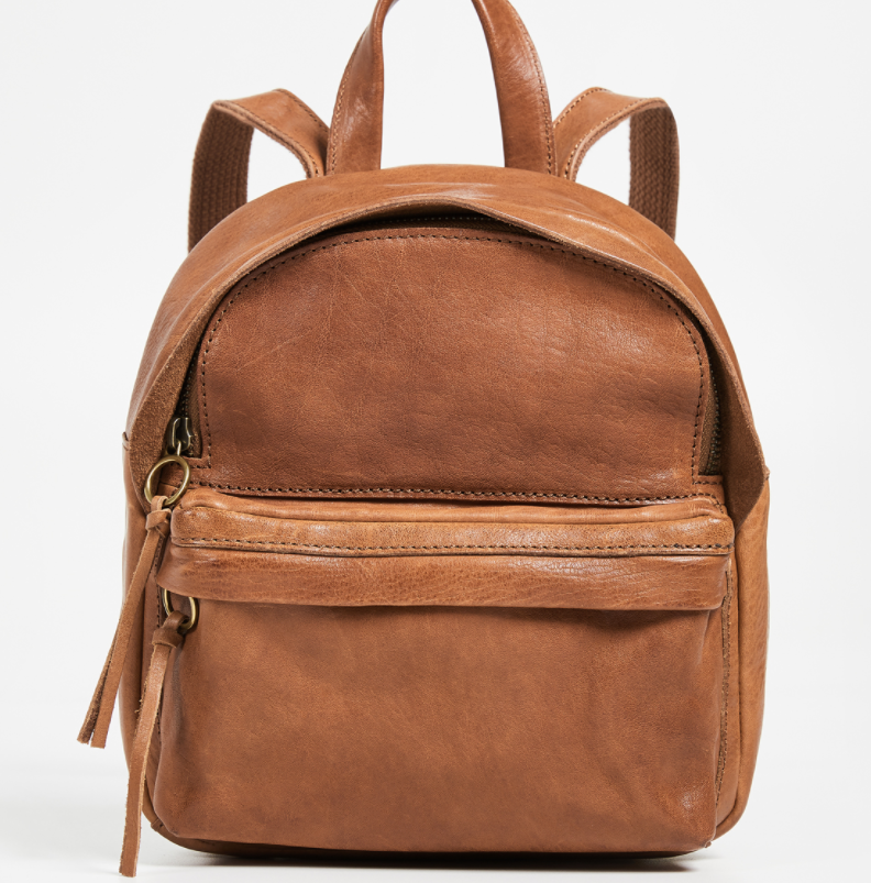 这款偏休闲的包包看起来有点复古的感觉