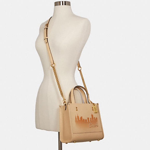 售价$175 + 免邮Coach Outlet官网 Coach X Jennifer Lopez Dempsey 22 托特包上新热卖 